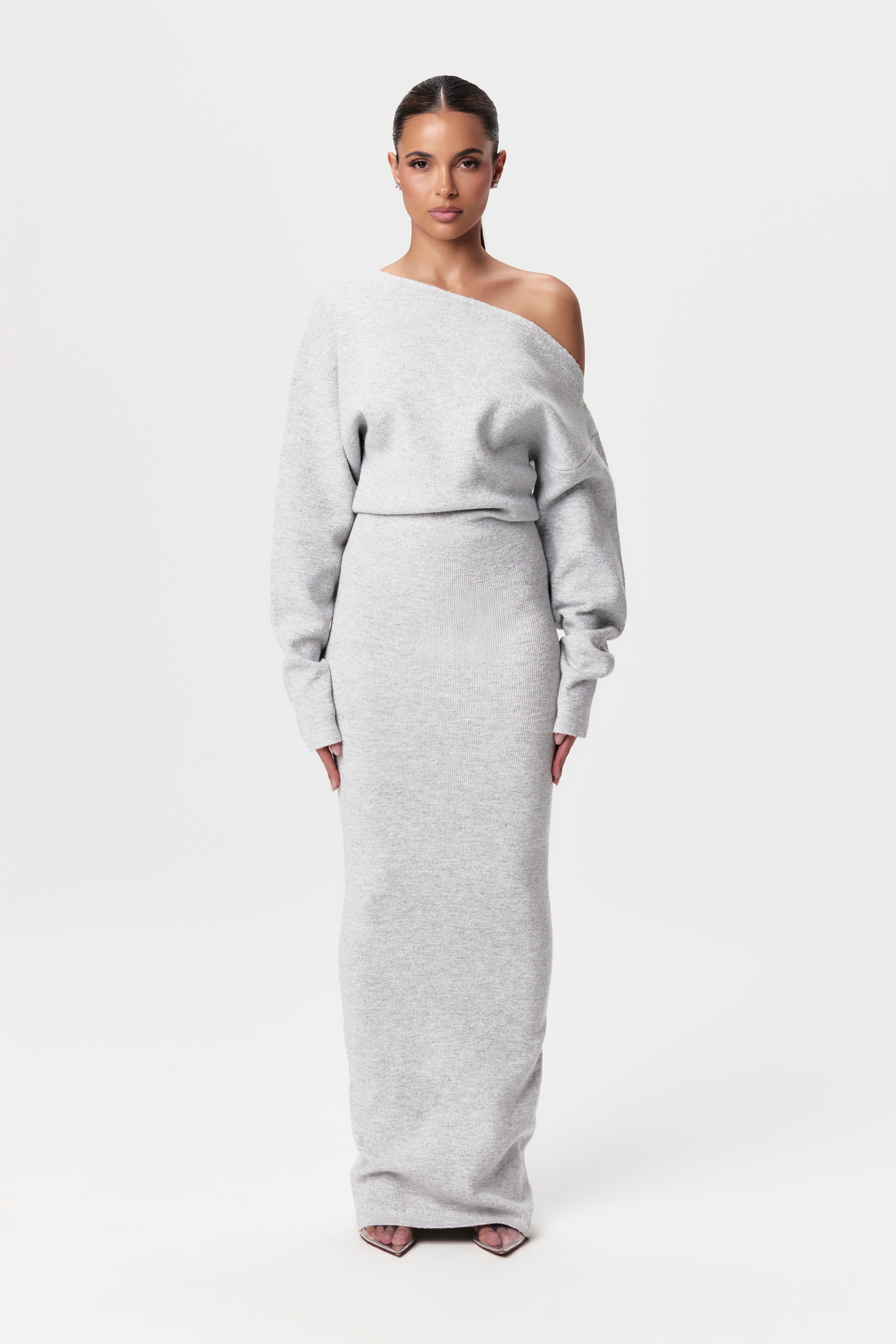 Aira Nord™ | Elegant Off-Shoulder Klänning – Stilren & Bekväm
